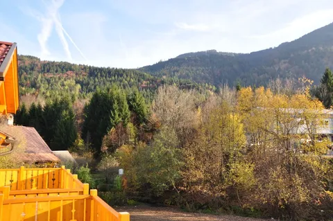 Blick auf die Berge vom Balkon aus